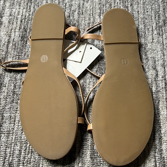 A New Day - Minimalist Sandals Various Sizes - Picture 8 of 8